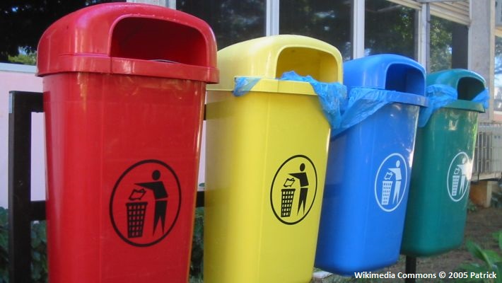 Why do trash bins have different colors? - Ensemble en France
