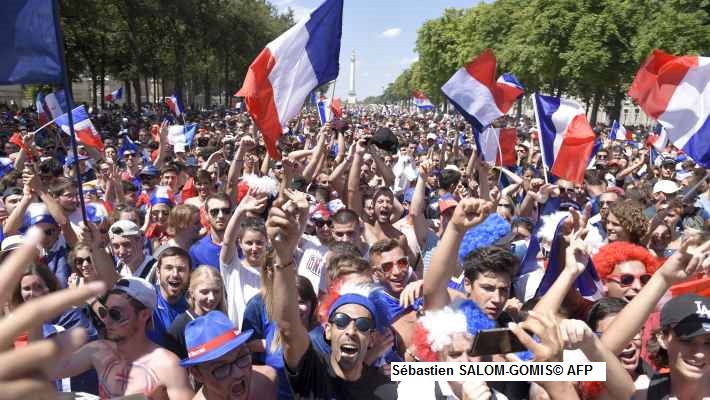 Pourquoi le drapeau français est bleu, blanc, rouge ?